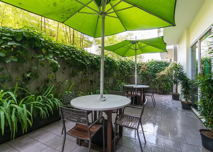 Отель Maxonehotels At Bukit 3*