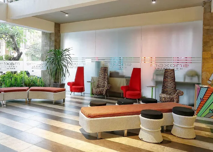 Maxonehotels At Bukit Джимбаран