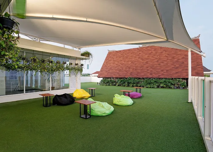 Maxonehotels At Bukit