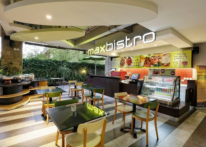 Maxonehotels At Bukit 3*