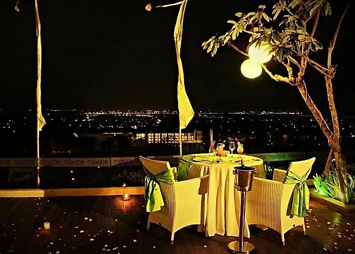 Maxonehotels At Bukit Джимбаран